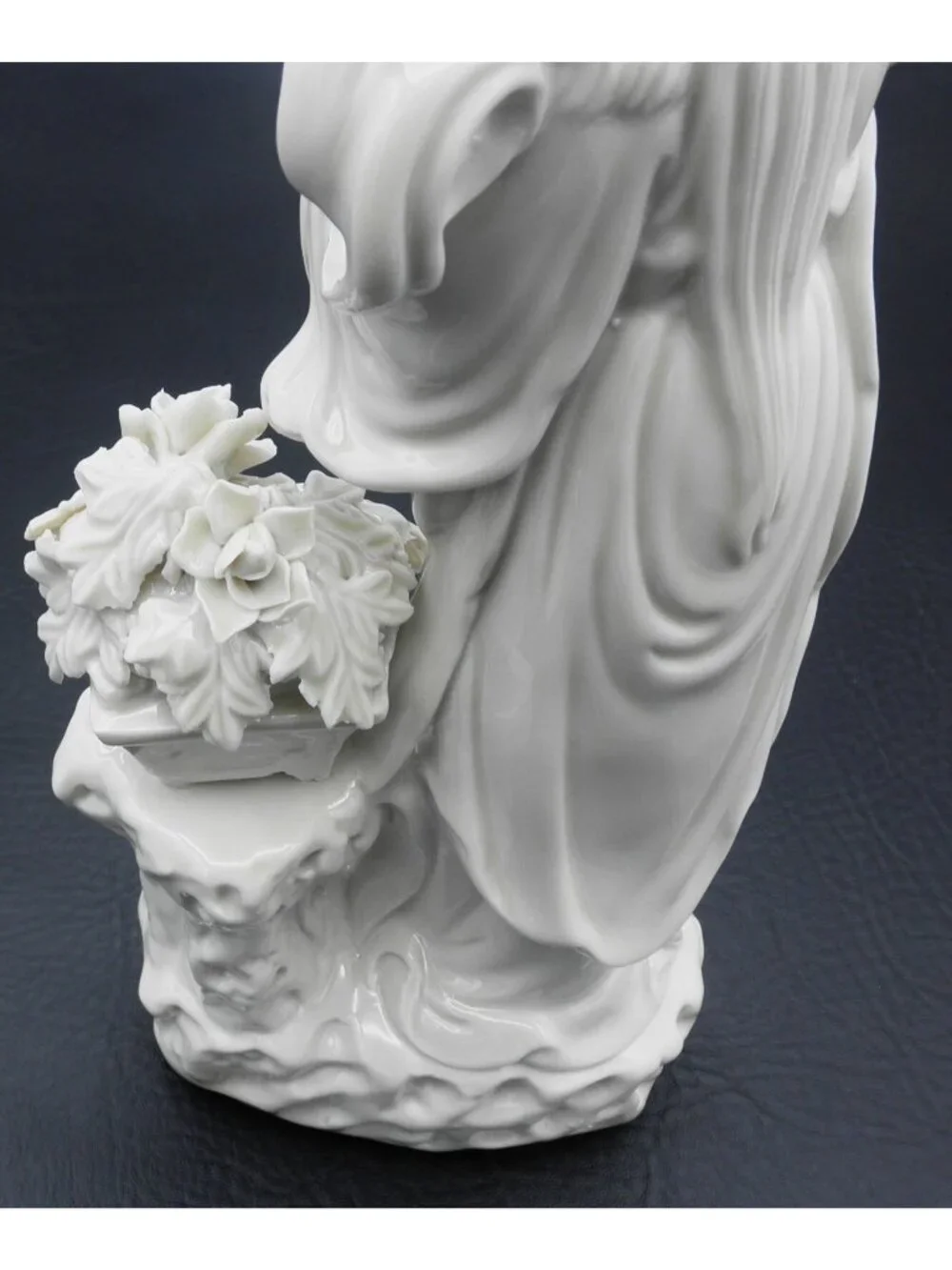 Porcelain Geisha Figurine Statue Cream Colored Bird Hat Flowers 11 IN Exquisite! - Picture 8 of 16